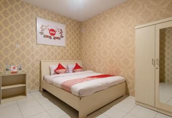 OYO 359 Executive Inn allows 18 year olds to book a room