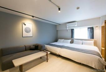 ORIGAMINN 702 & 5 mins PeacePark allows 18 year olds to book a room