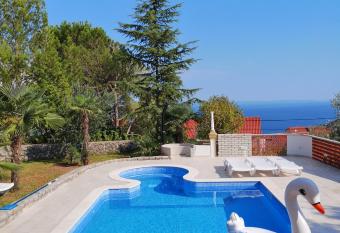 pobri app3 has Balcony rooms