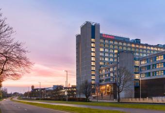 Ramada East Kilbride allows 18 year olds to book a room