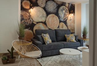 Homely Salamanca allows 18 year olds to book a room