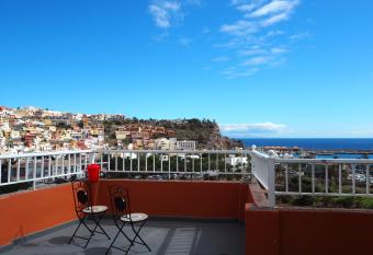 apartamentos la villa 2 has Balcony rooms