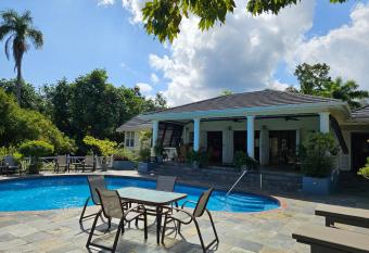 Spicy Hill Villa has Balcony rooms