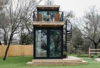 Stunning CargoHome Near Waco, Magnolia and Baylor allows 18 year olds to book a room