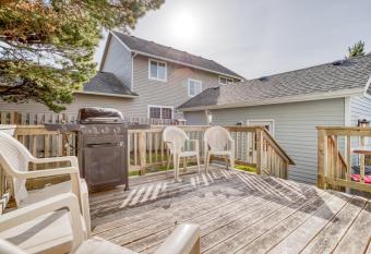 Blue Pelican has Balcony rooms