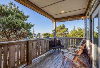 The Mermaid has Balcony rooms