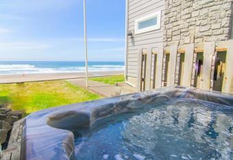 Wave Watchers has Balcony rooms