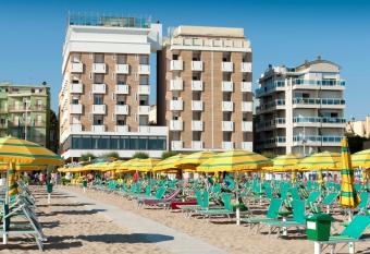 Hotel Napoleon has Balcony rooms