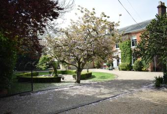 Glendower Guest Apartments allows 18 year olds to book a room