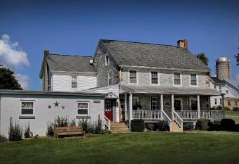 Hertzog Homestead Bed & Breakfast has Balcony rooms