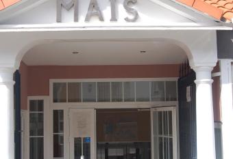Hostal Mays allows 18 year olds to book a room