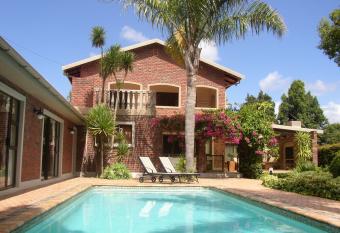 Aziza Guest House has Balcony rooms