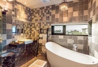 Rambling Snail has Balcony rooms