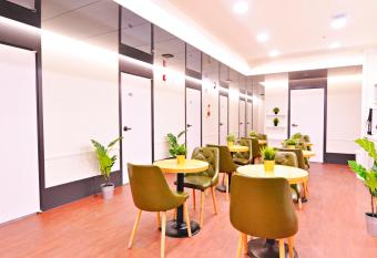 OYO Hostel Myeongdong 3 allows 18 year olds to book a room