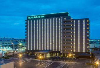 HOTEL ROUTE-INN Chiba Hamano -Tokyowangan doro- allows 18 year olds to book a room
