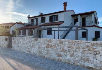 Apartments & Room Piutti has Balcony rooms