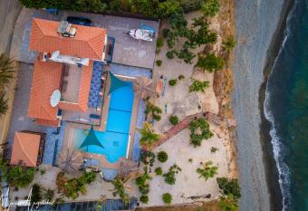 Astrofegia Beachfront Villa has Balcony rooms