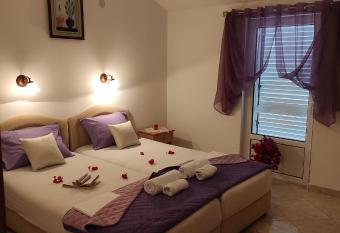 Apartmani Steni has Balcony rooms