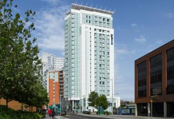 Radisson Blu Hotel, Cardiff allows 18 year olds to book a room