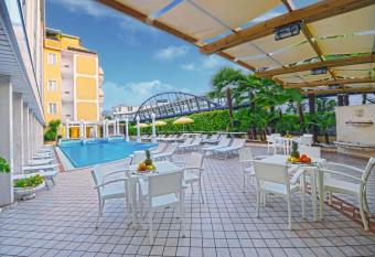 Hotel Aurora Terme has Balcony rooms