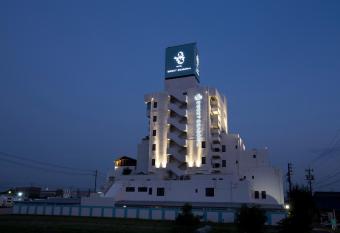 HOTEL SWEET SEASON-L has Smoking rooms