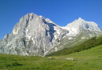 A due passi dal Gran Sasso has Balcony rooms
