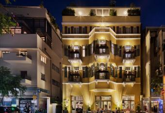 Sam&Blondi By 7Minds allows 18 year olds to book a room