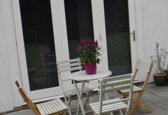 The Thorpe Guesthouse has Balcony rooms