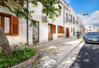 CasaVacanzeAurora allows 18 year olds to book a room