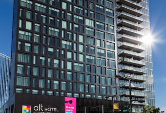 Alt Hotel Saskatoon allows 18 year olds to book a room