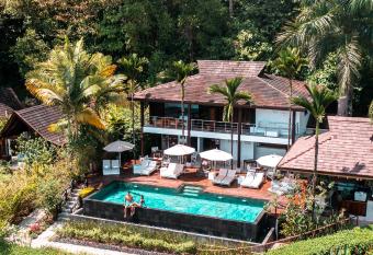 Oxygen Jungle Villas & Spa allows 18 year olds to book a room