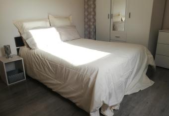 G  te Misha allows 18 year olds to book a room