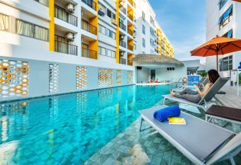 Beehive Boutique Hotel Phuket allows 18 year olds to book a room