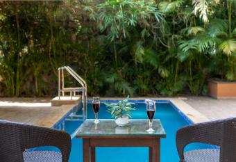 StayVista s B-24 Spring - Villa Amidst Greenery with Private Pool & Terrace has Balcony rooms