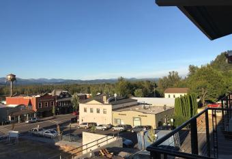 Columbia Gorge Industrial Loft allows 18 year olds to book a room
