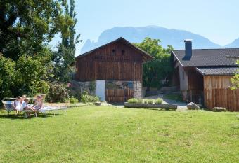 Huberhof has Balcony rooms