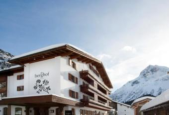 Hotel Berghof has Balcony rooms