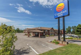 Comfort Inn Sydney allows 18 year olds to book a room