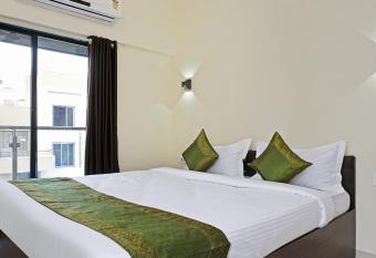 Treebo Trend Lotus Baner has Balcony rooms