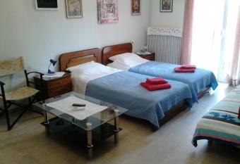 Vasiliki s Apartment has Balcony rooms