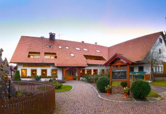 Stahlecker Hof has Balcony rooms