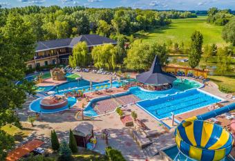 Aqua Land Villapark allows 18 year olds to book a room