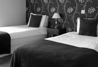 the noel @ whitwell allows 18 year olds to book a room