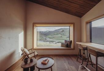 Highland Base Kerlingarfj  ll allows 18 year olds to book a room