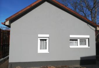 Zaf  r H  z allows 18 year olds to book a room