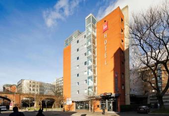 ibis Manchester Centre Princess Street allows 18 year olds to book a room