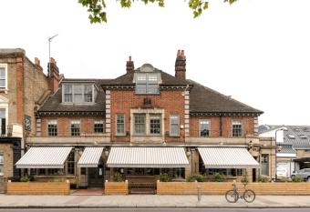 The William has Balcony rooms