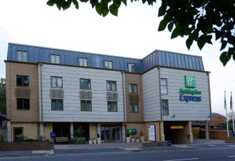 Holiday Inn Express Windsor, an IHG Hotel allows 18 year olds to book a room