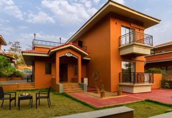 StayVista s B-22 Autumn with Private Pool & Terrace allows 18 year olds to book a room