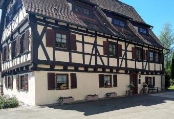 FeWo im Mesnerhaus Mengen has Balcony rooms
